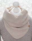 Musselin-Schal in "beige", auf Schaufensterpuppe